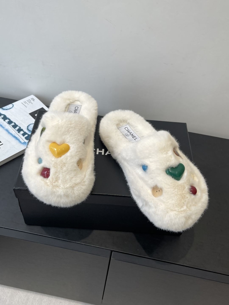 Ch**el slippers